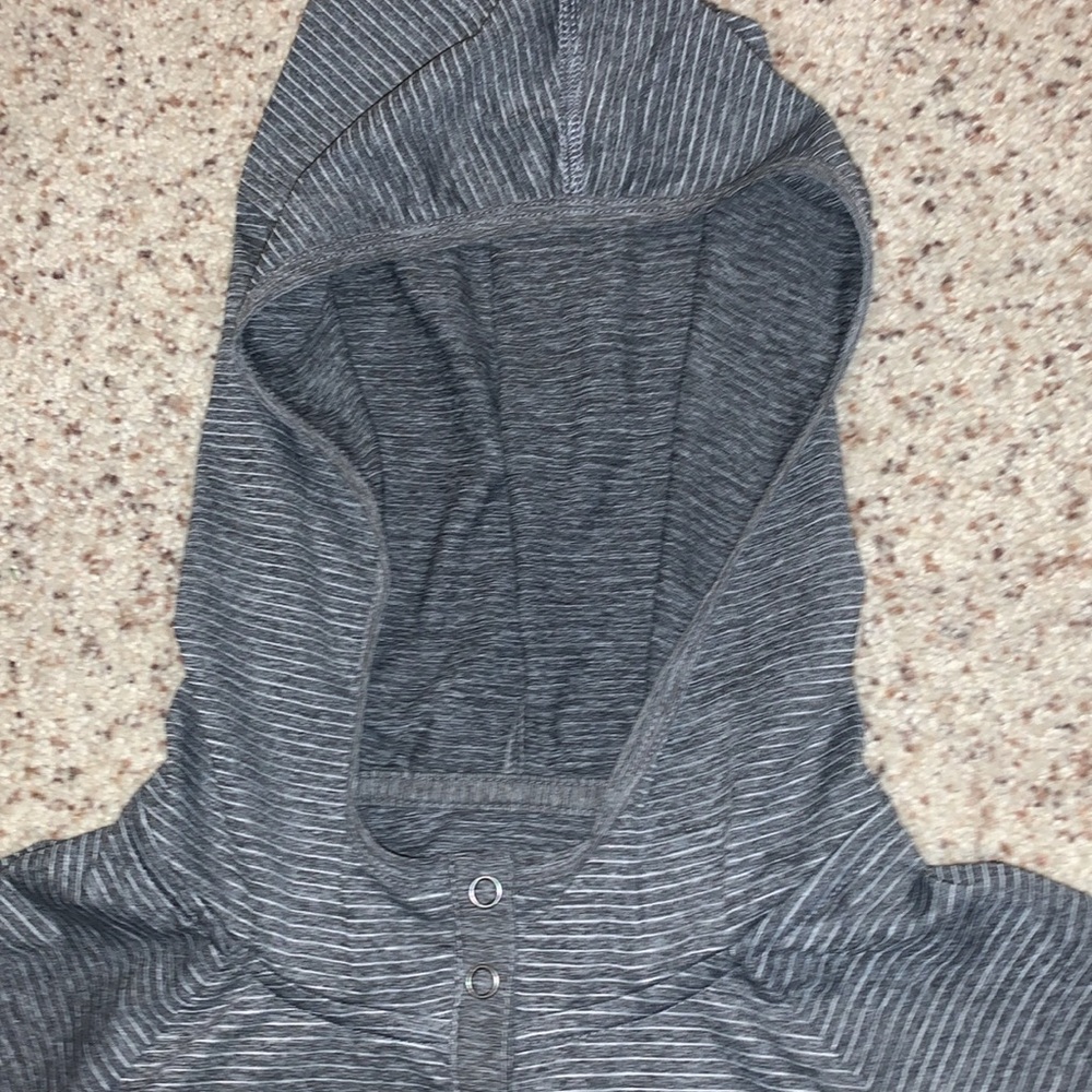 Eddie Bauer Athletic Sweatshirt (Activewear) - Picture 3 of 4